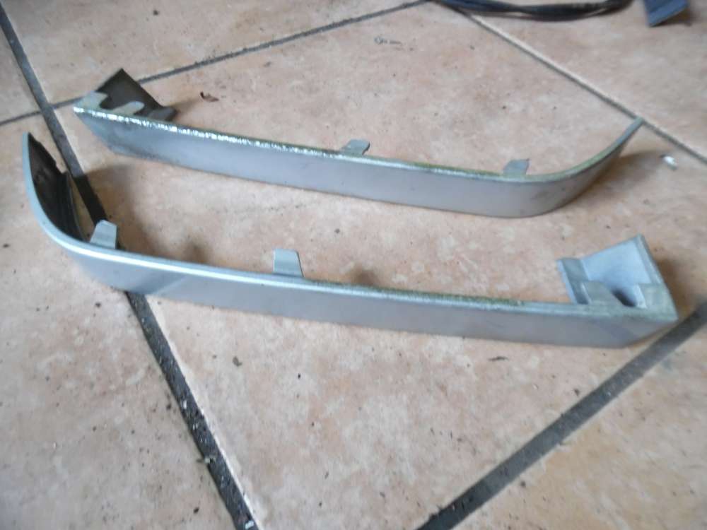 BMW 3er E46 Leiste Abdeckung Zierleiste Rückleuchte 7020079 7020080