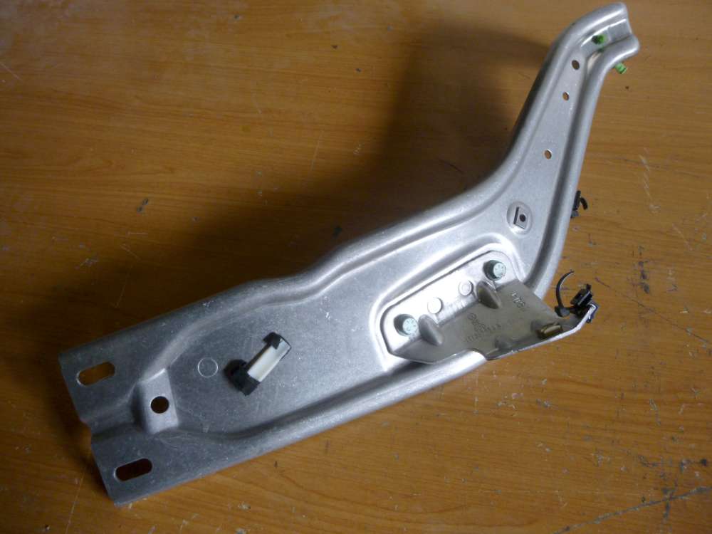 VW Touran Bj;2004 Halterung für Armaturenbrett Rechts 1T1858784B