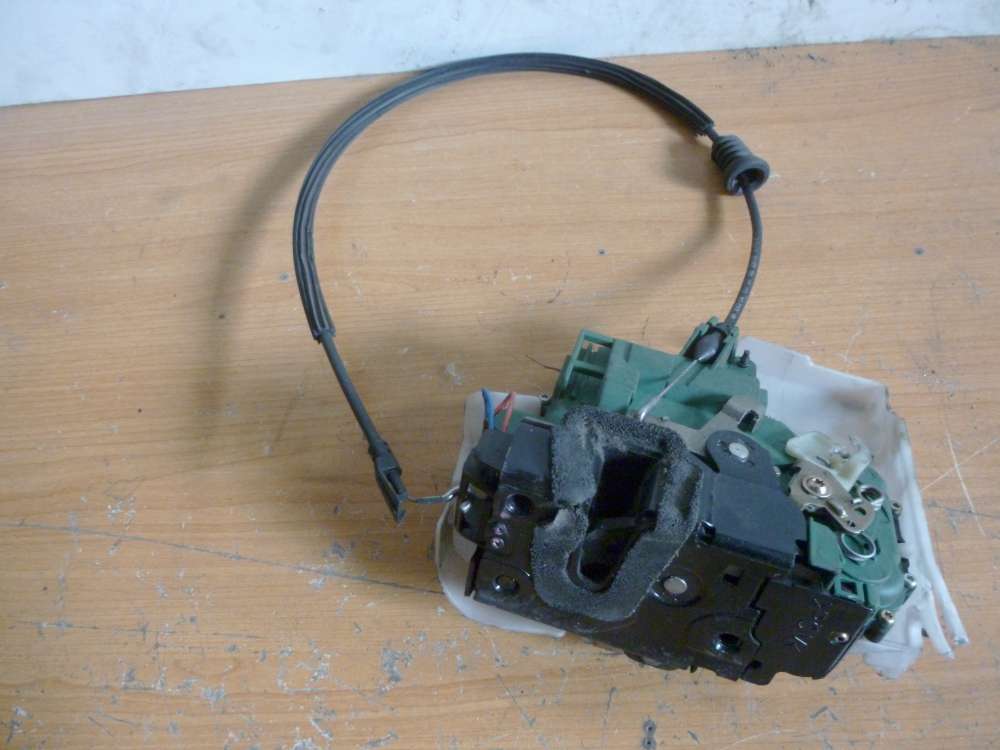 VW Polo 9N Türschloß Vorne Links 6Q3837085