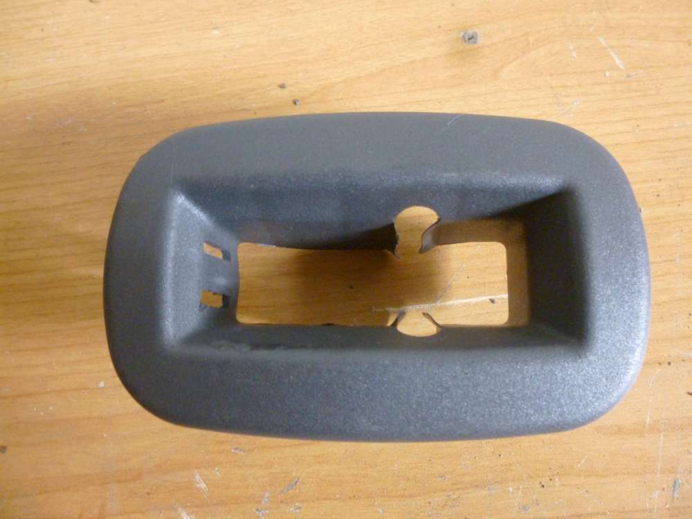 VW Touran Rahmen Innenraumteppich Verkleidung Sitzschiene 1T0883617