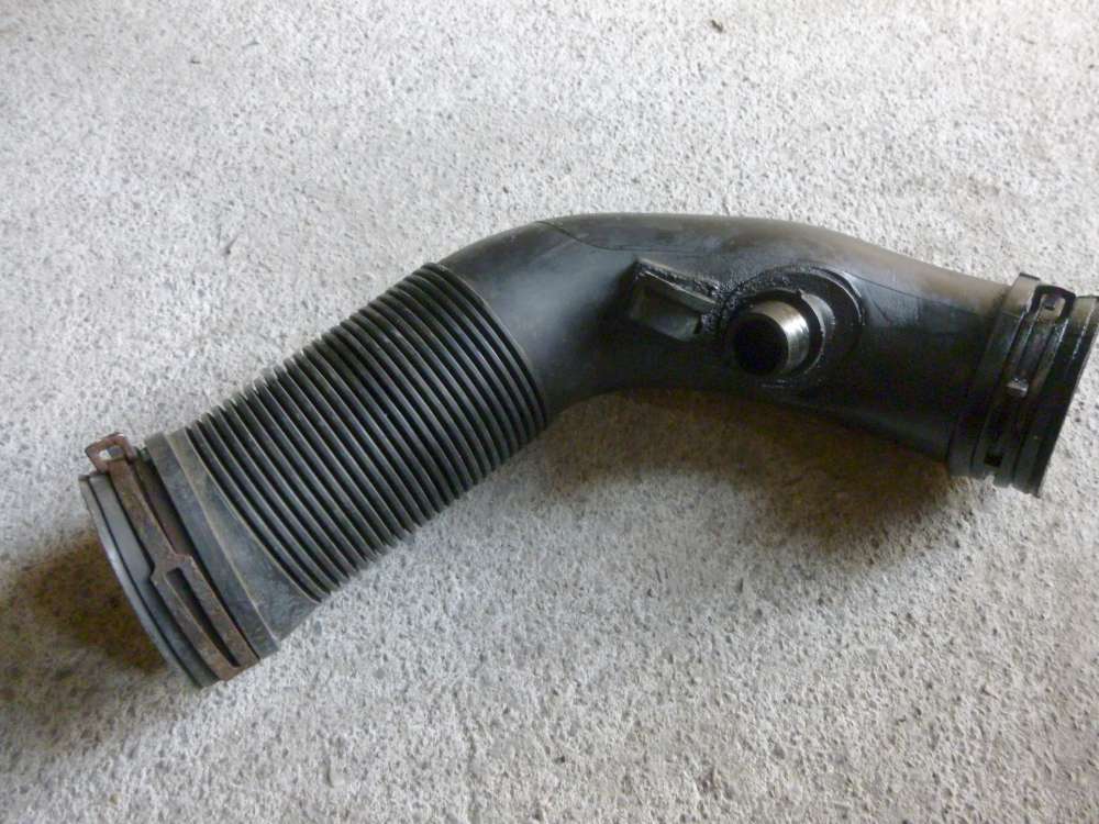 VW Passat 35i Ansaugrohr Luftschlauch 1H0129684D