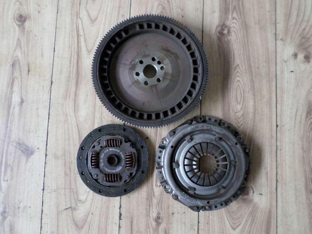 Ford Fiesta Bj 1998 Original Kupplung mit Schwungscheibe 96MM6375 / 96FG7563H2C / 96FG7550