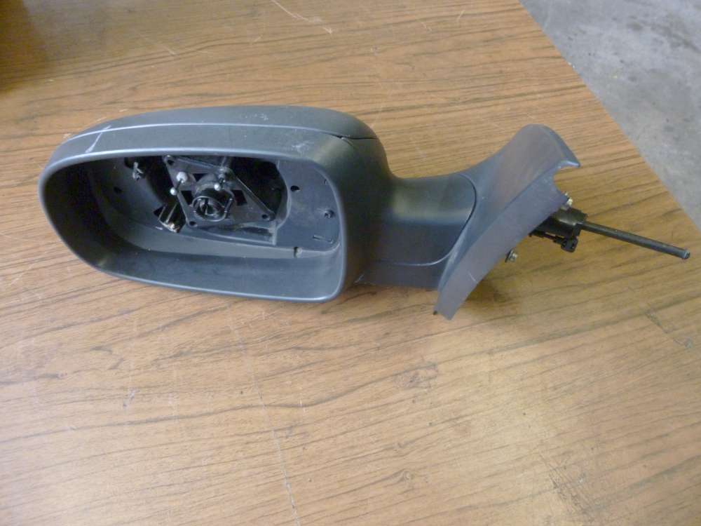 Opel Corsa C Außenspiegel manauell Links ohne speigel 8062349