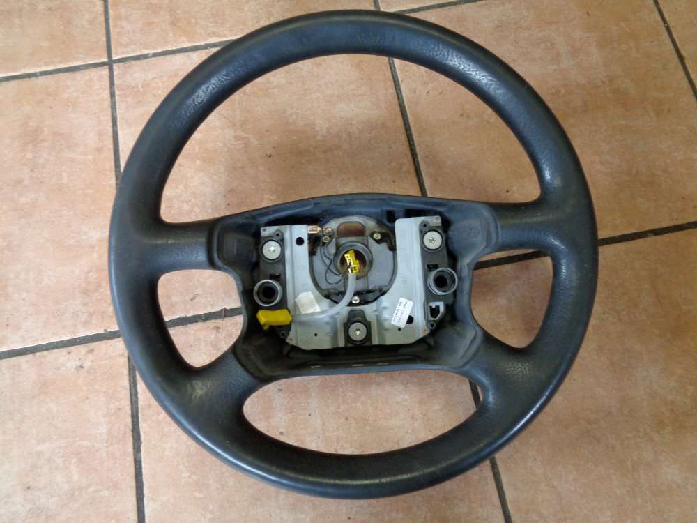 VW Passat 3B Bj:1997 Lenkrad ohne Airbag 3B0419091AE
