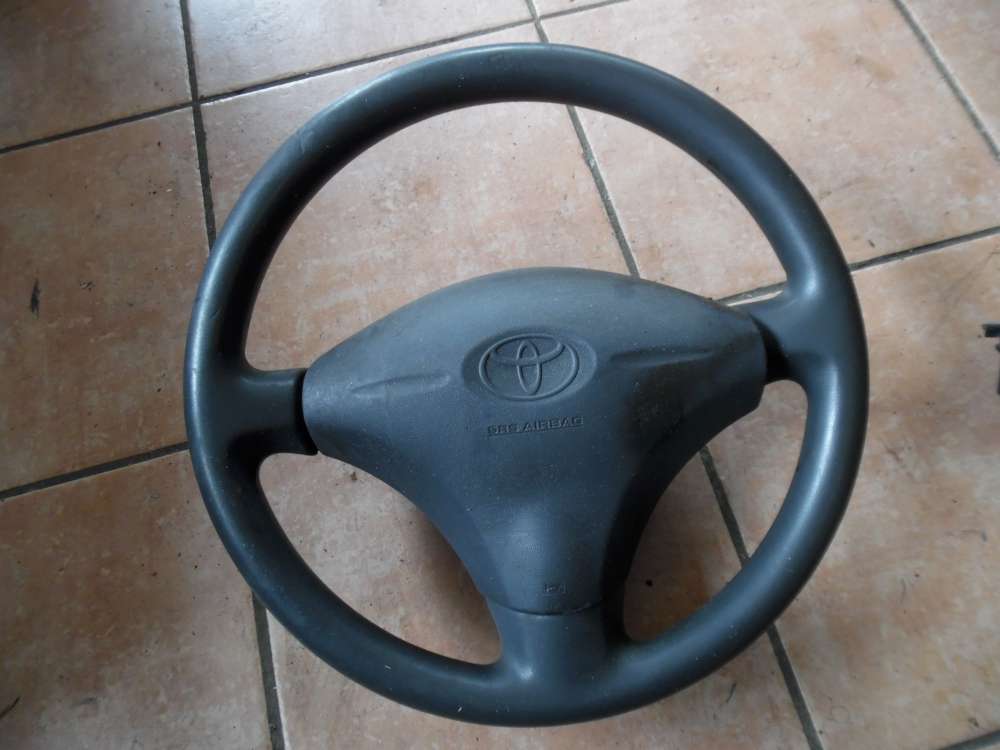 Toyota Yaris Verso Lenkrad