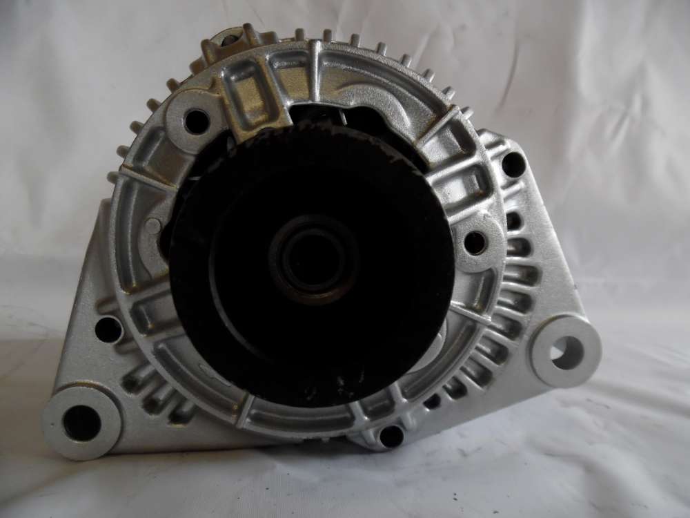 Lichtmaschine Generator 90A Mercedes 0101544602 Bosch 0123320044