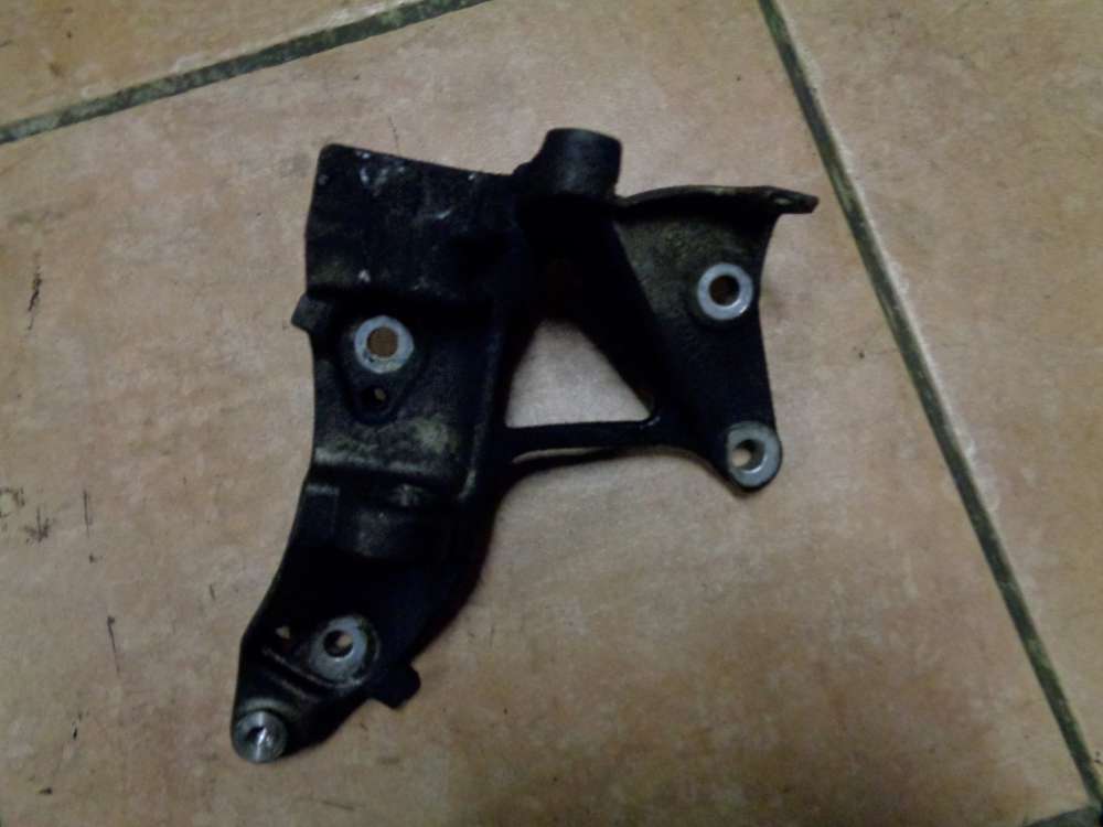 Ford Focus DA3 Halter Lichtmaschine 9653749480