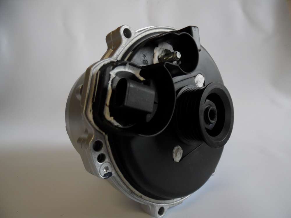 Lichtmaschine Wassergek?hlt 180A BMW 7-er E65, E66, E67 Bosch 01220AA090 75077410