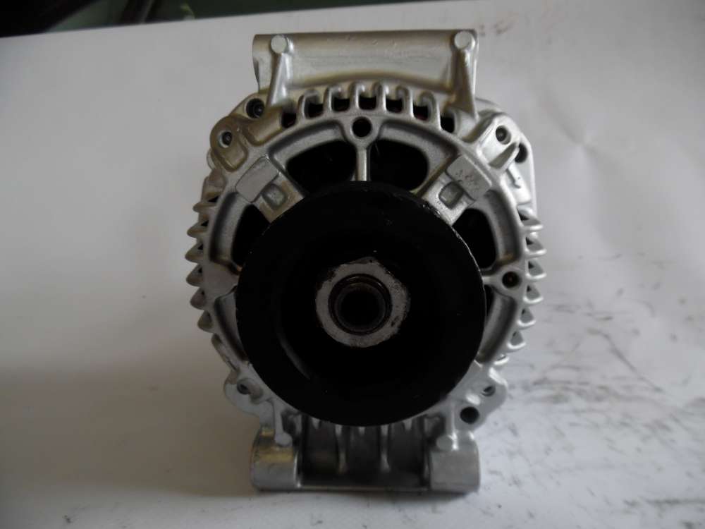 Lichtmaschine Generator 75A Valeo Renault 7700422237 2541980A