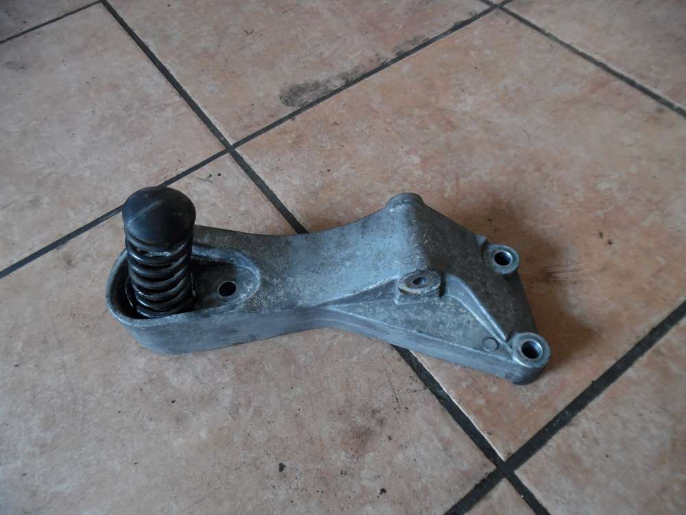Skoda Fabia 6Y Lichtmaschinenhalter 030145169N