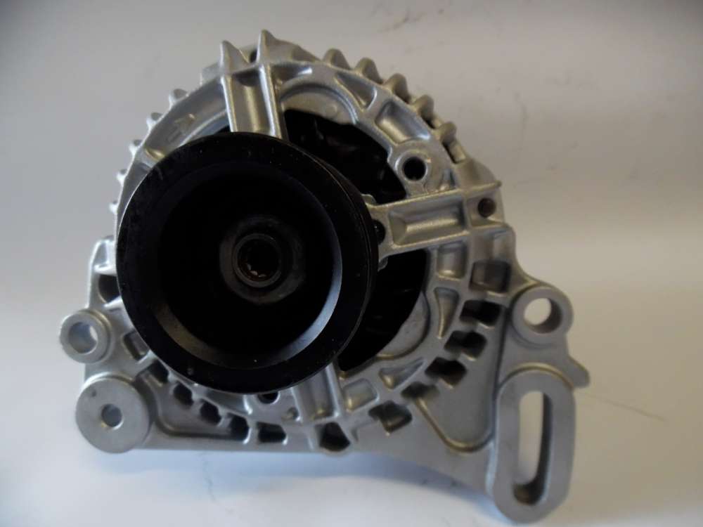 Lichtmaschine Generator 70A VW Skoda Seat Audi 03790325J Bosch 0124315008