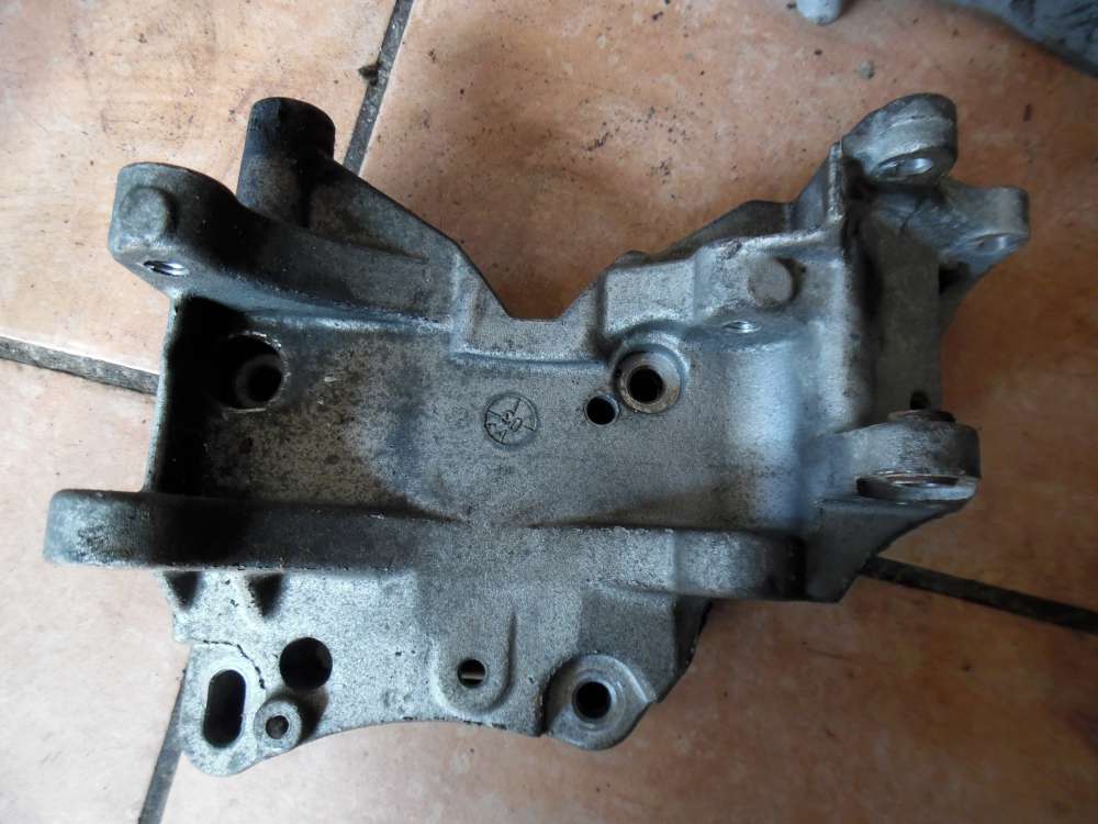 Peugeot 206 Cabrio Halterung Lichtmaschinenhalter