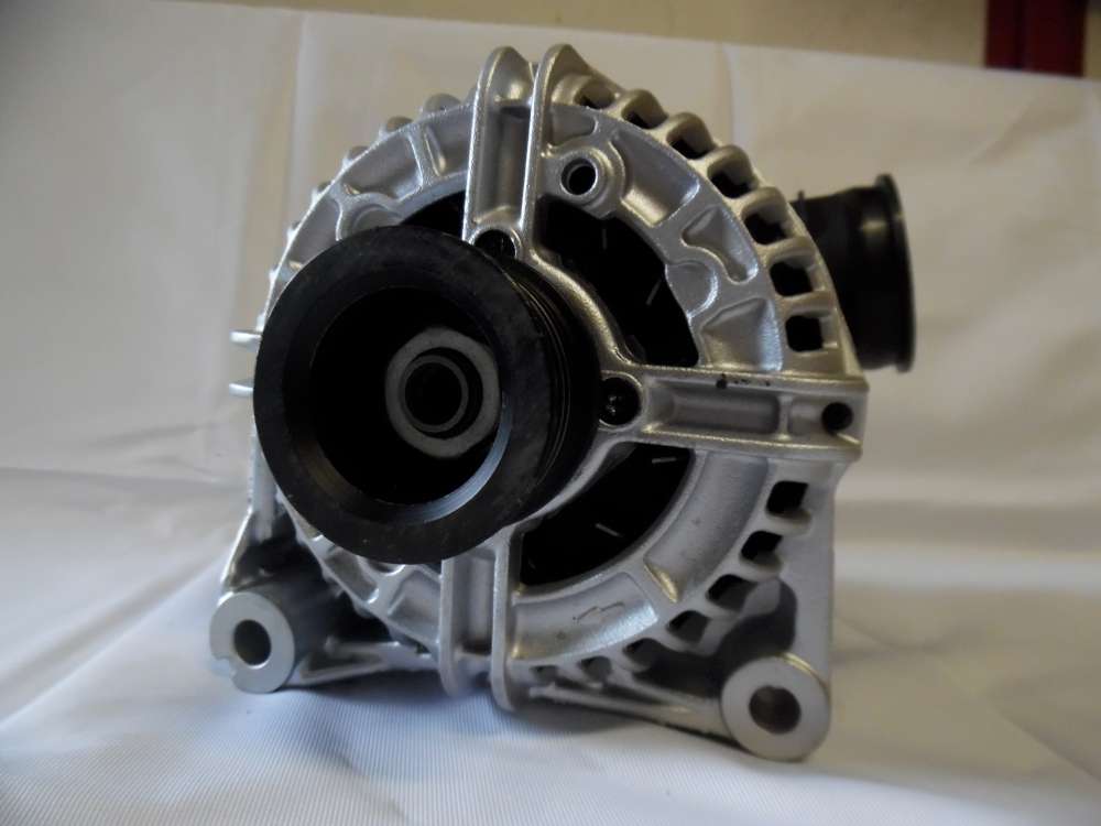 Lichtmaschine Generator 120A BMW 3er 5er 7er X5 7501595 Bosch 0124515050