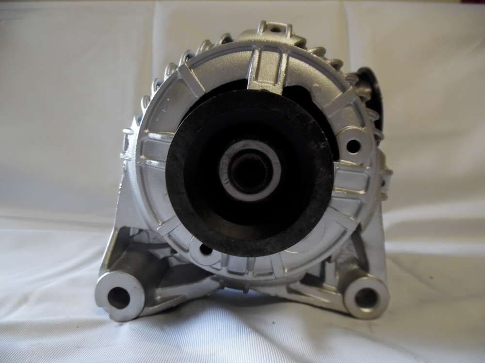 Lichtmaschine Generator 90A BMW 3er 5er 7er X5 Bosch 0123325010