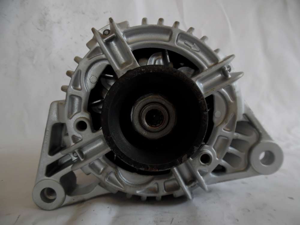 Lichtmaschine Generator 90A VW Skoda Seat 0124315014 / 047903015Q