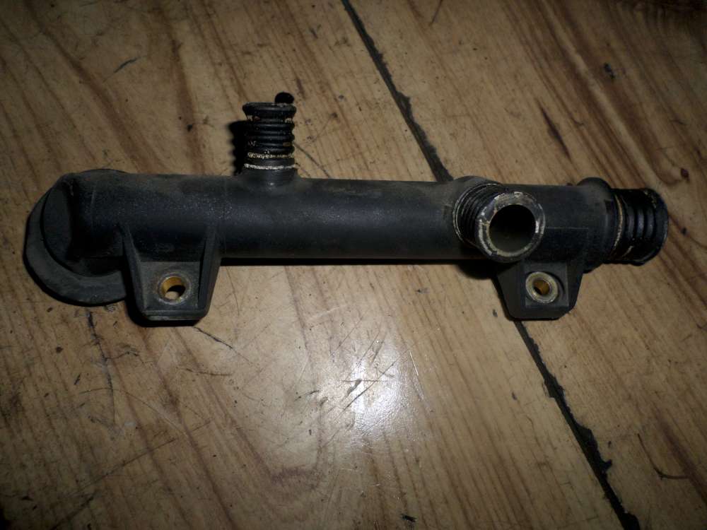 BMW E36 316i Kühlmittelflansch