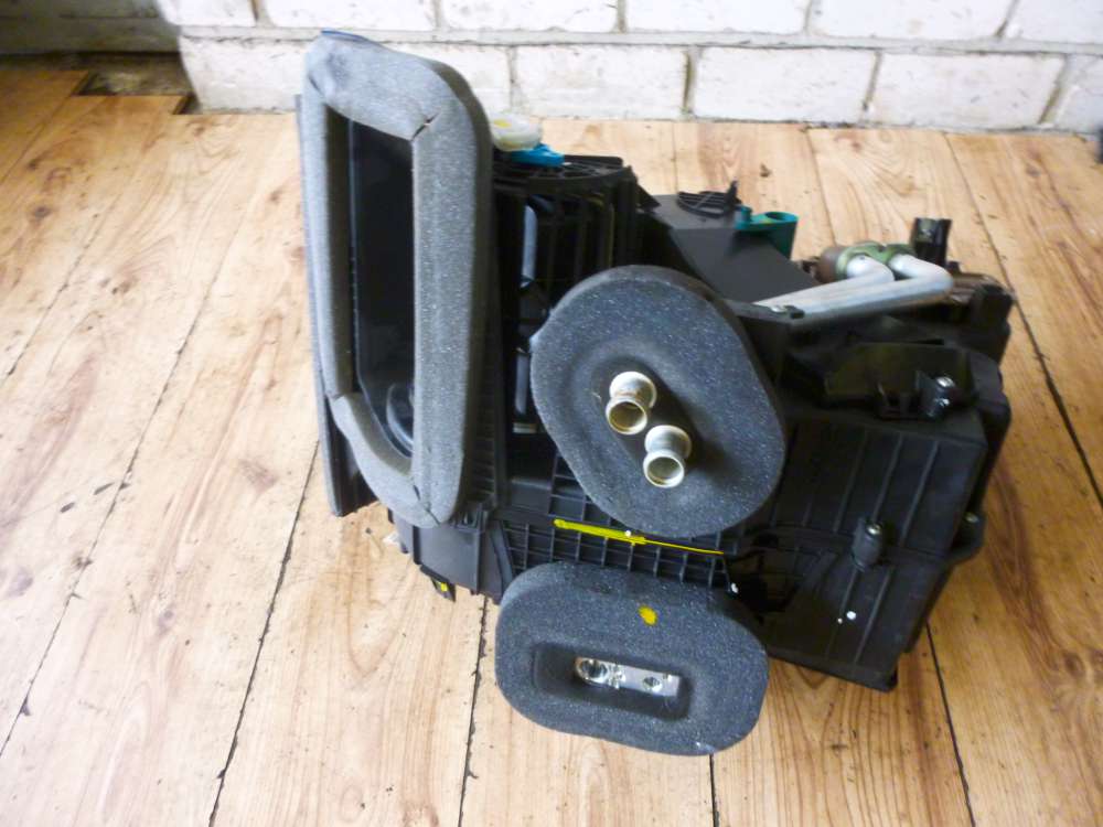 Dacia Sandero SD Heizungsk?hler mit Heizungskasten 272708805R mit Gebl?se Heizung 8200486105