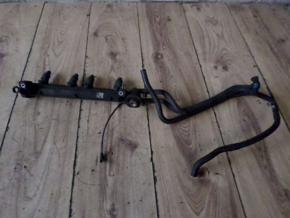 VW Golf IV Einspritzleiste Düsenstock Einspritzanlage mit Kraftstoffleitung Benzinleitung 1J0133986R
