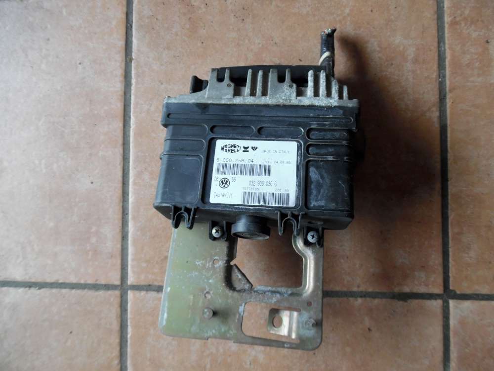 VW Golf 3 Steuergerät Motorsteuergerät 032906030G