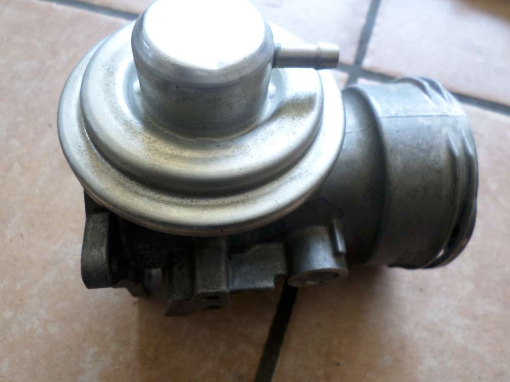 VW,Audi,Skoda,Seat AGR Ventil Abgasrückführungsventil Drosselklappe 038131501AA