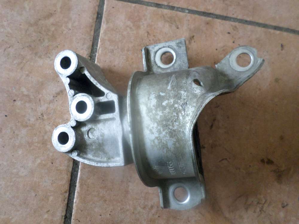 Ford Ka II (RU8) Bj 2009 Motorhalter Motorlager