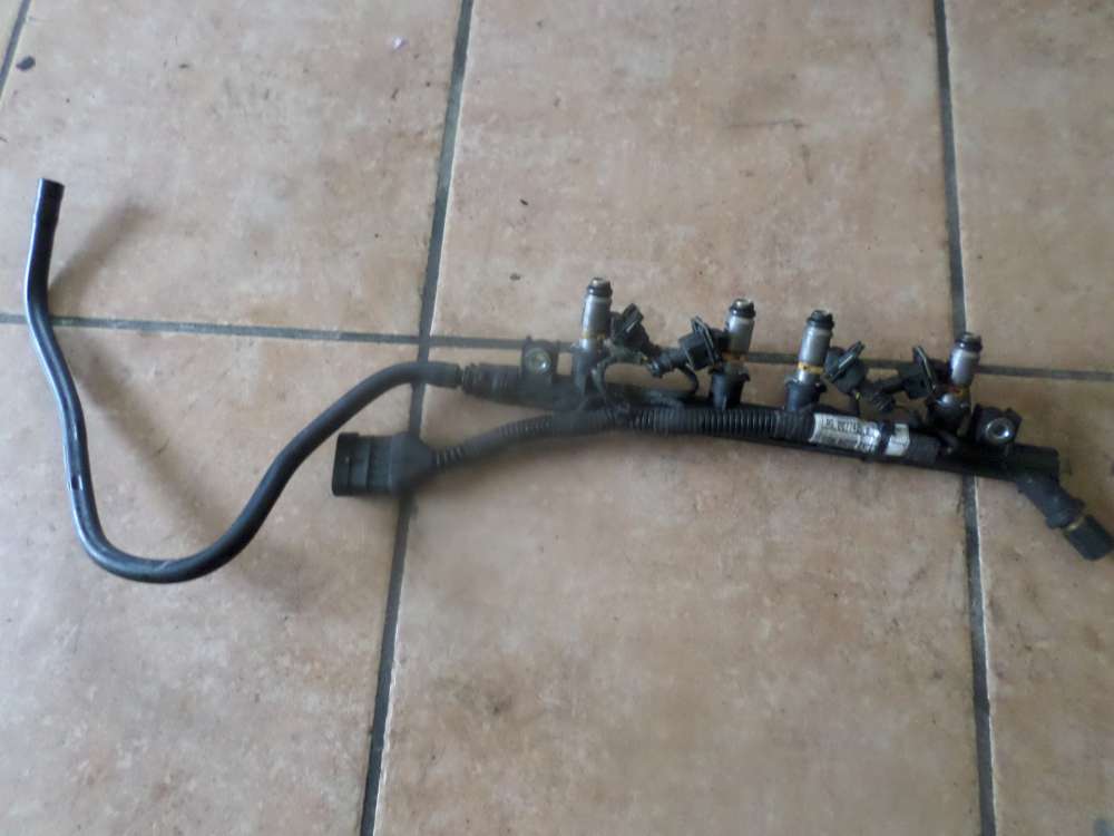 Ford Ka II 1,2 Einspritzleiste Einspritzdüse mit Kabelbaum 0077425