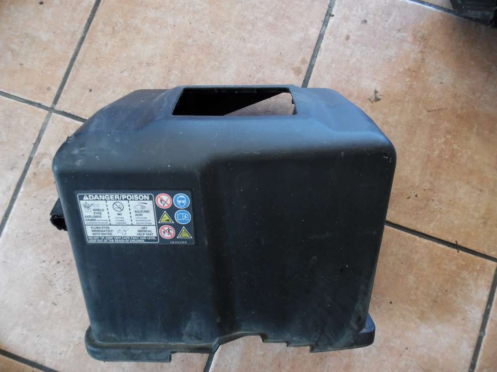 Seat Leon 1M Bj 2003 Batterieabdeckung Batteriekonsole 1J0915435