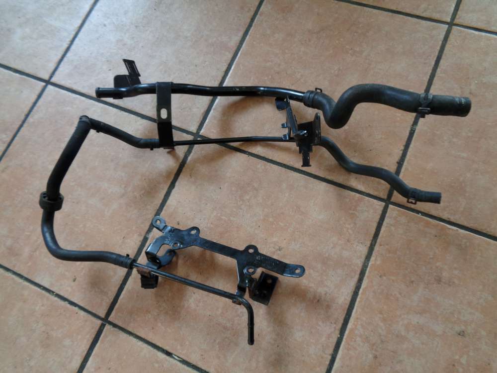 VW Golf 5 Original Halter Halterung mit Kühlmittelrohr 022131561Q