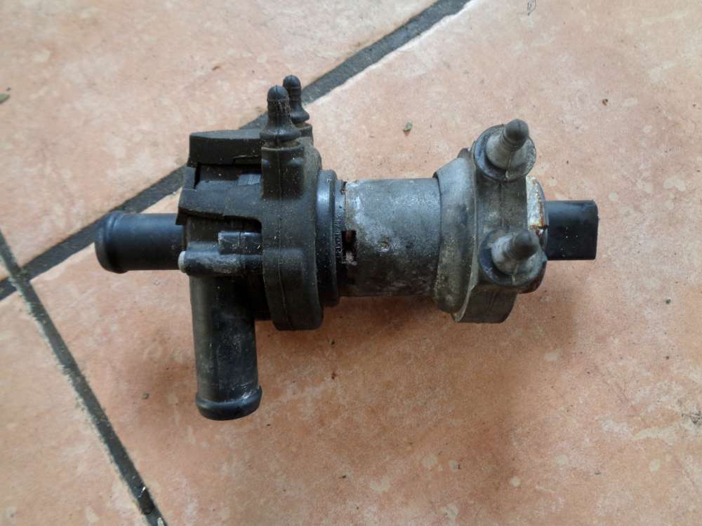 VW Golf 5 Original Wasserpumpe Zusatzkühlmittelpumpe 3D0965561D / 3D0 965 561 D