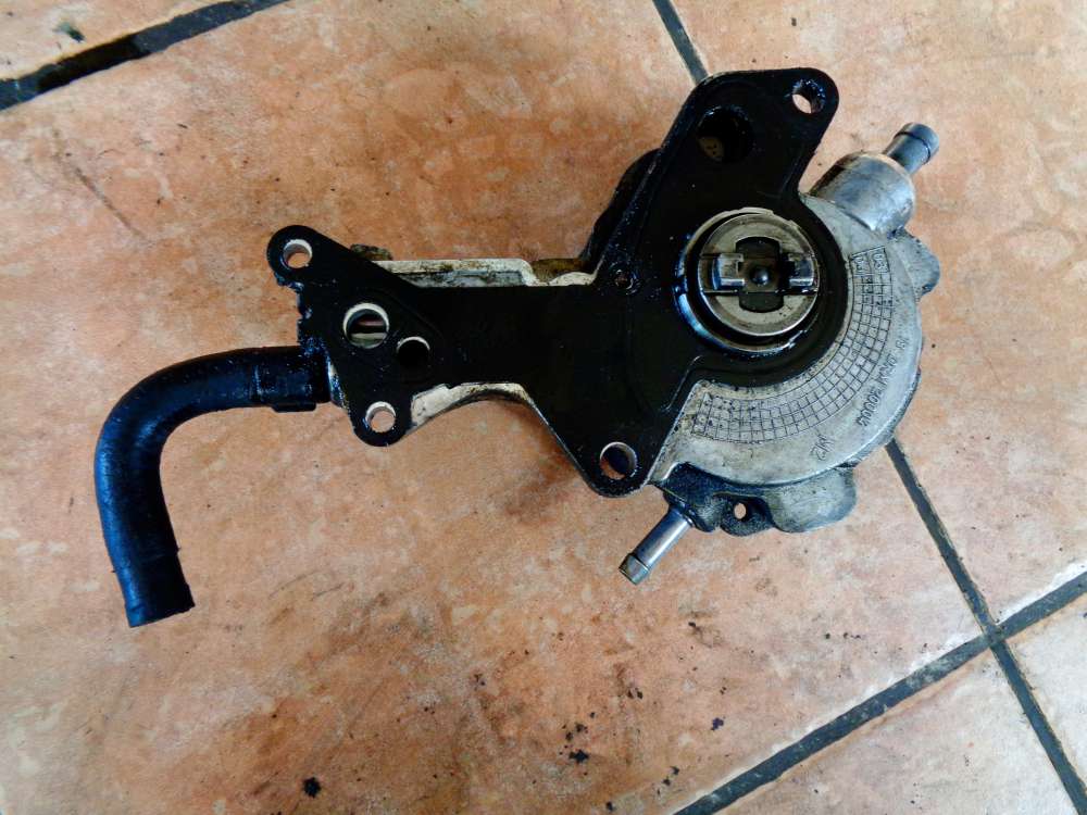 VW Golf IV Vakuumpumpe Dieselpumpe 038145215
