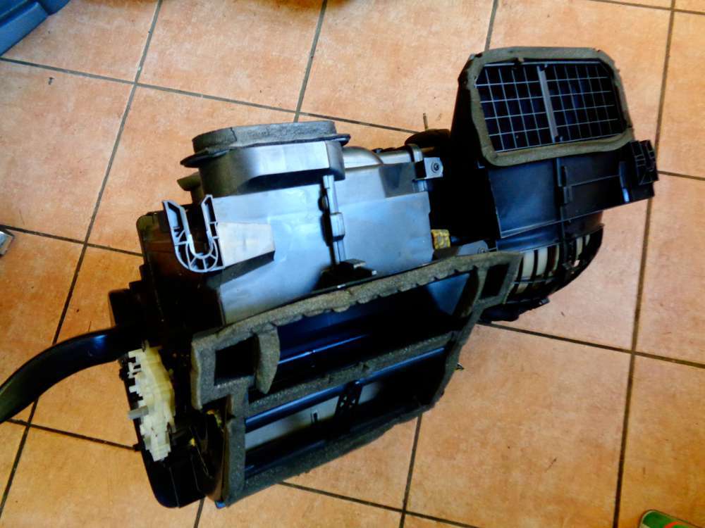 Ford Focus DAW Gebl?sekasten Heizungskasten XS4H18C333A XS4H-18478AZ XS4H18K511