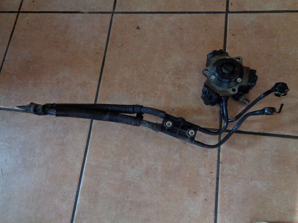 KIA Carens II 2,0 CRDi Bj:2003 Einspritzpumpe Bosch 0986437020