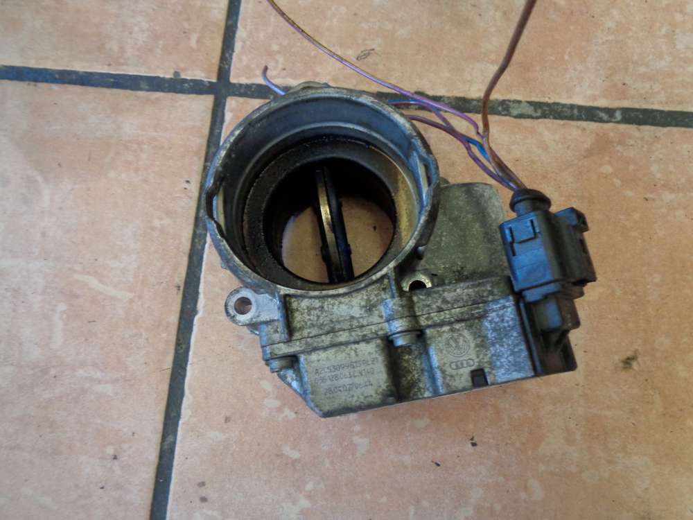 Seat Altea 5P 1,9 TDI Drosselklappe Regleklappe 03G128063C