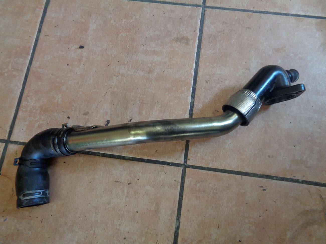 Peugeot 307 Bj:2004 Wasserleitung Wasserrohr Kühlwasser Kühler Leitung 9646559580