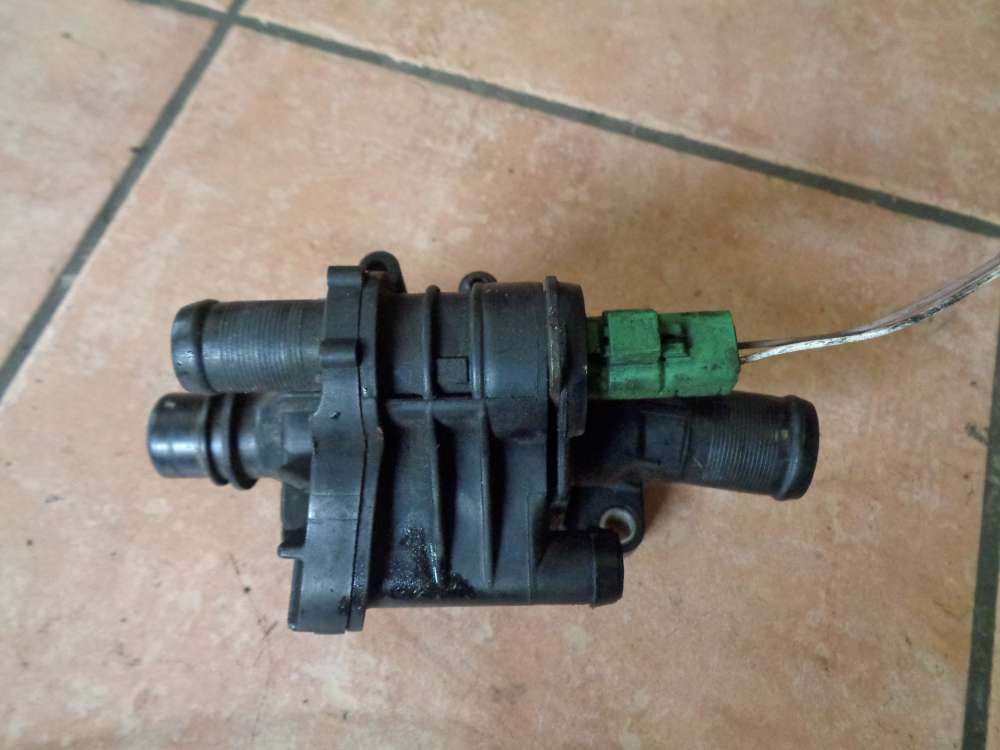 Ford Focus II Thermostat Flansch Thermostatgeh?use 9647767180