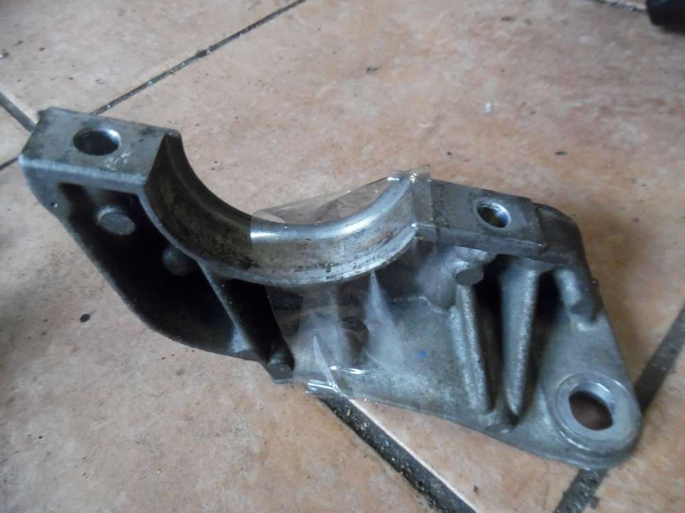 Renault Clio III 1,2L Motorhalter 8200286041