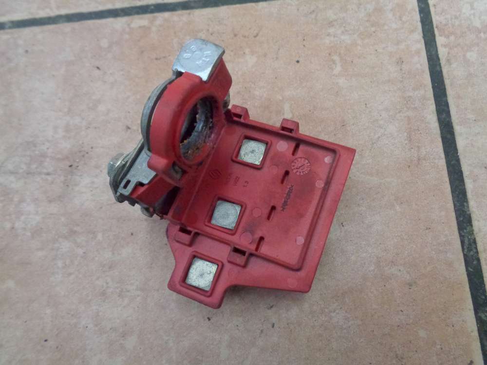 Renault Clio 3 Bj:2006 Batteriepol Batterieklemme Pluspol 8200279219