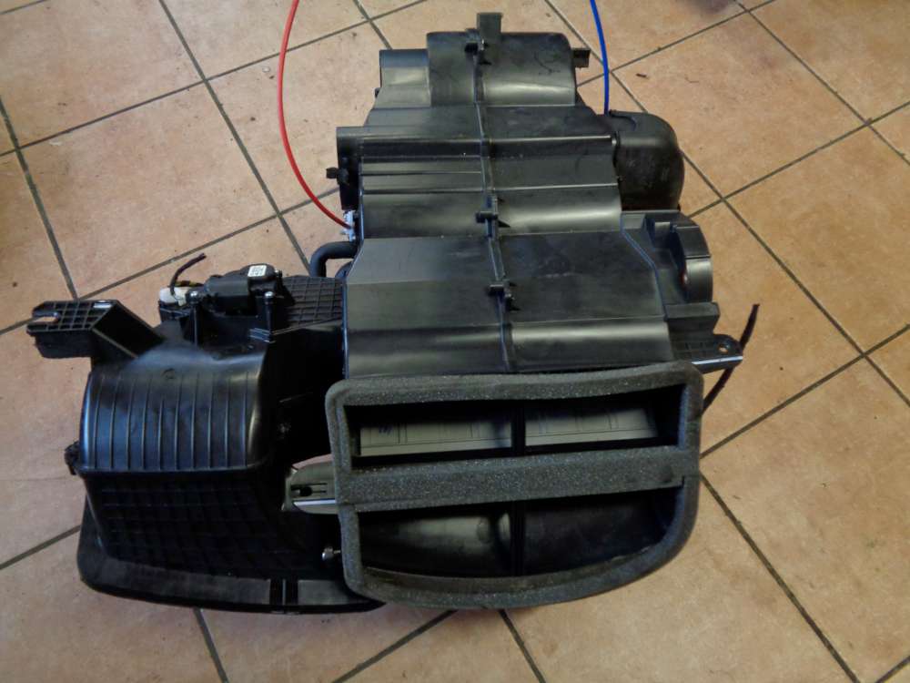Ford Fiesta VI Gegl?sekasten Heizungskasten Klimakasten 8V51-19B555-AM
