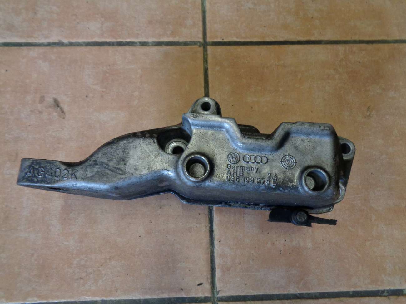 VW Passat 35I Halter Motorhalter Motorst?tze Konsole 036199275E