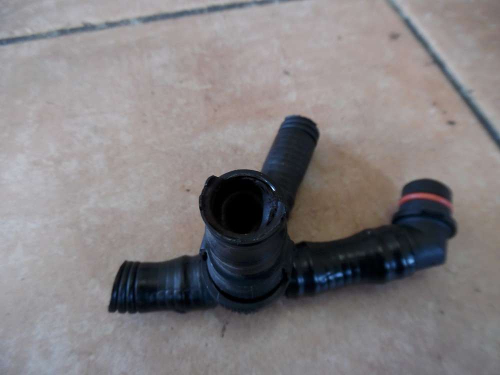 Audi A4 B5 Kühlwasserstutzen Flansch