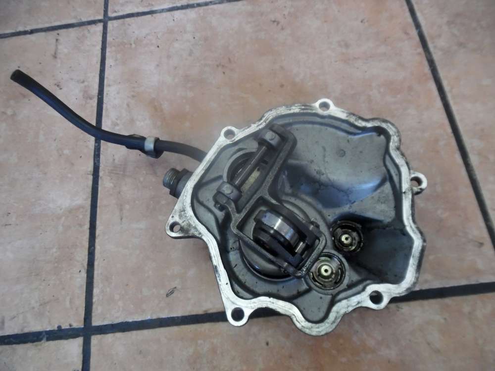 Mercedes-Benz W124 E-Klasse Vakuumpumpe Unterdruckpumpe 0002303165