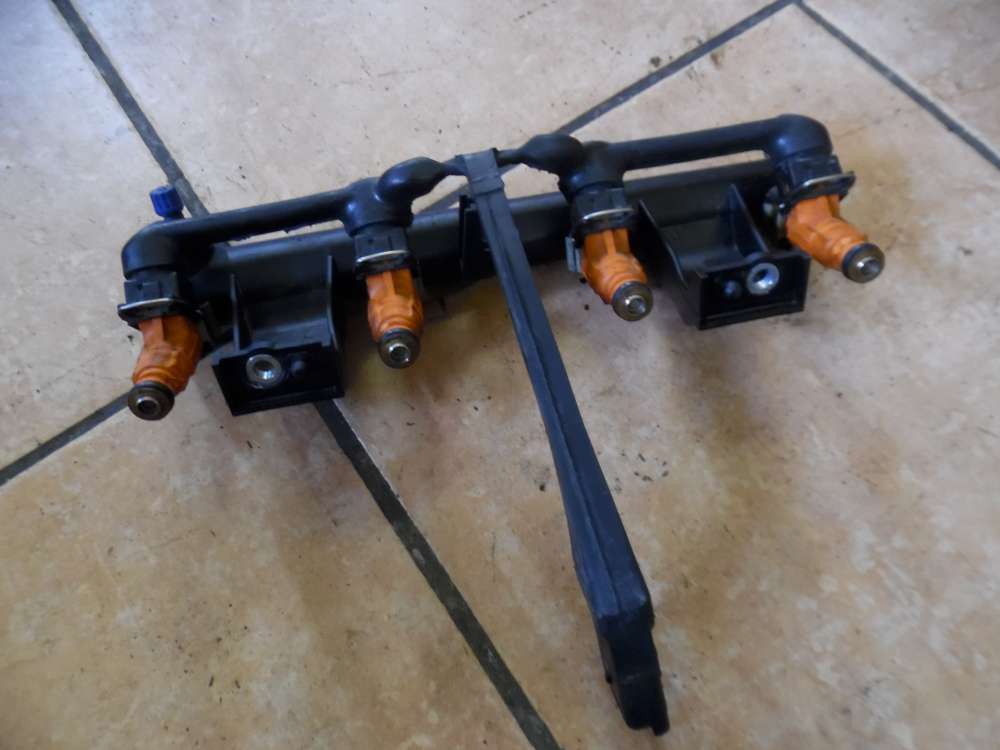 Peugeot 206 Cabrio Einsppritzdüsen Einspritzleiste 9637600080