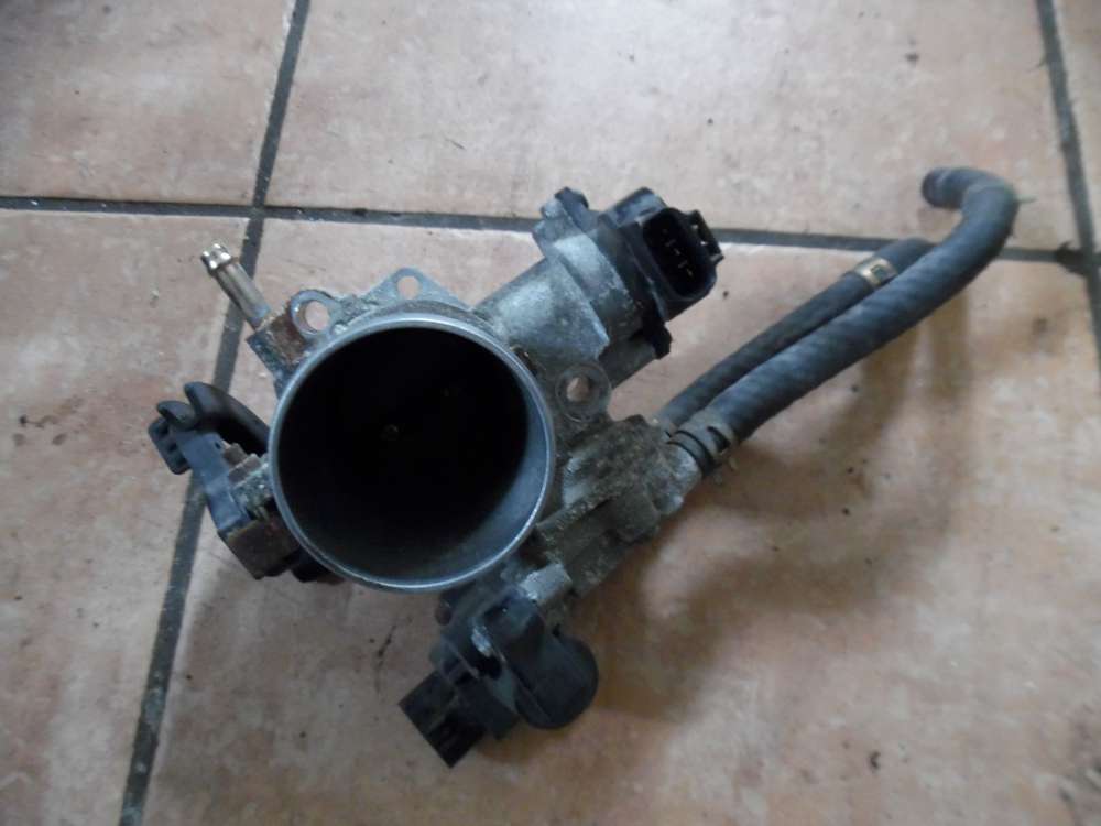 Toyota Yaris P1 Drosselklappe 89452-20130 22270-21010