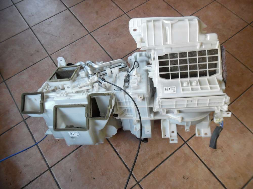 Toyota Yaris P1 Heizungskasten Gebläsekasten 87030-52171 87010-52330