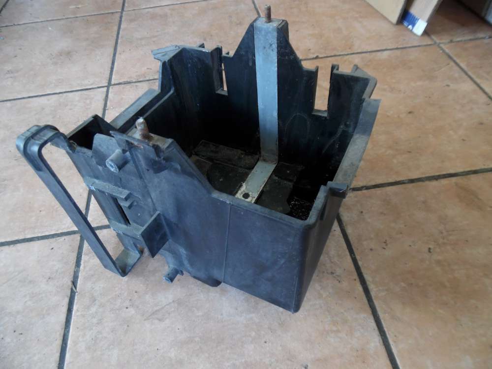 Ford Fiesta V Batteriekasten Batteriehalter 2S6T10723