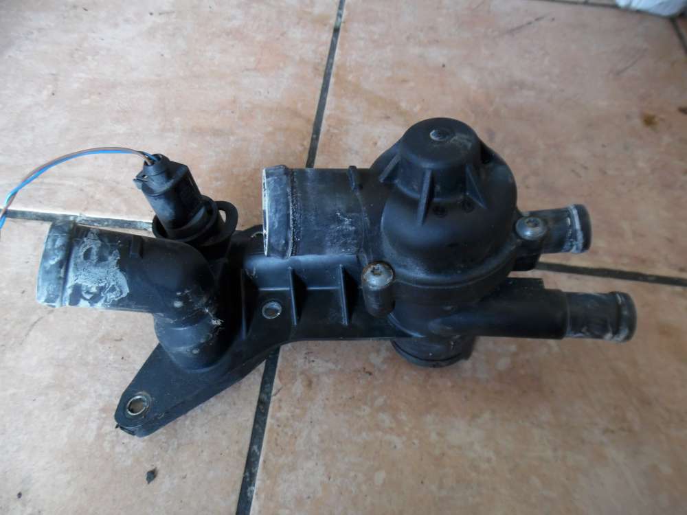 VW Polo 9N Thermostatgehäuse 03C121111B