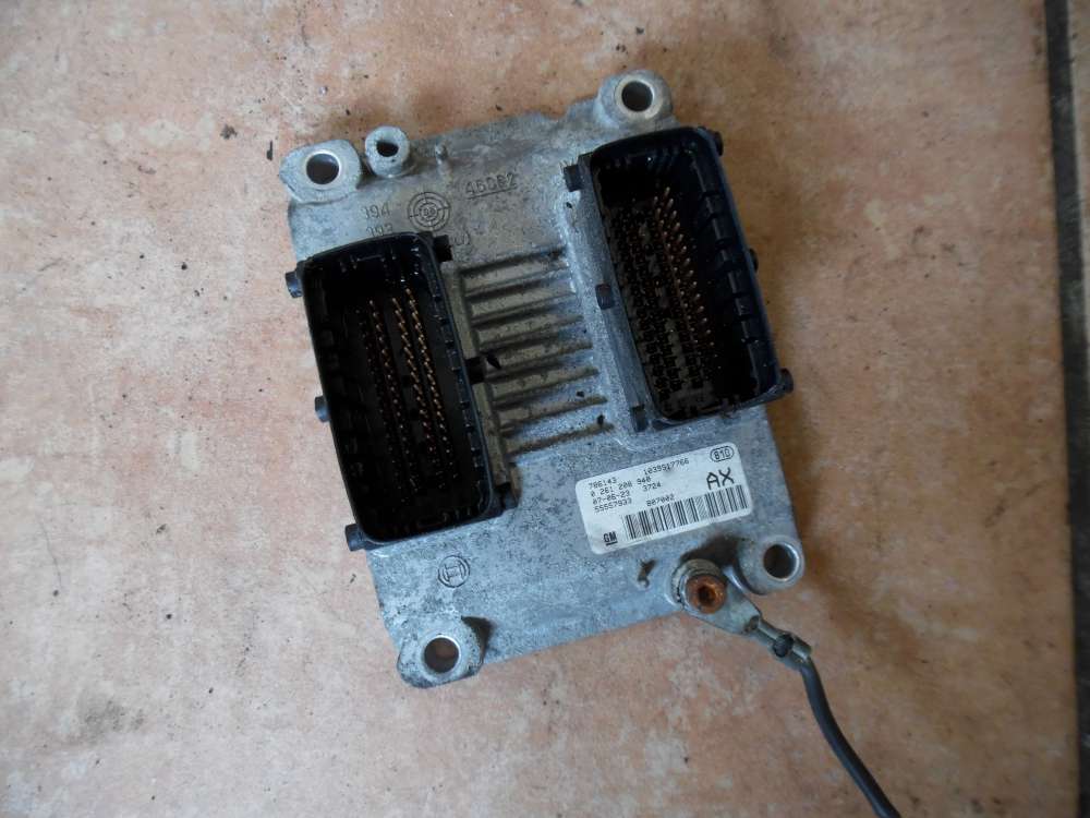 Opel Corsa D Steuerger?t Motor 55557933 / 0261208940