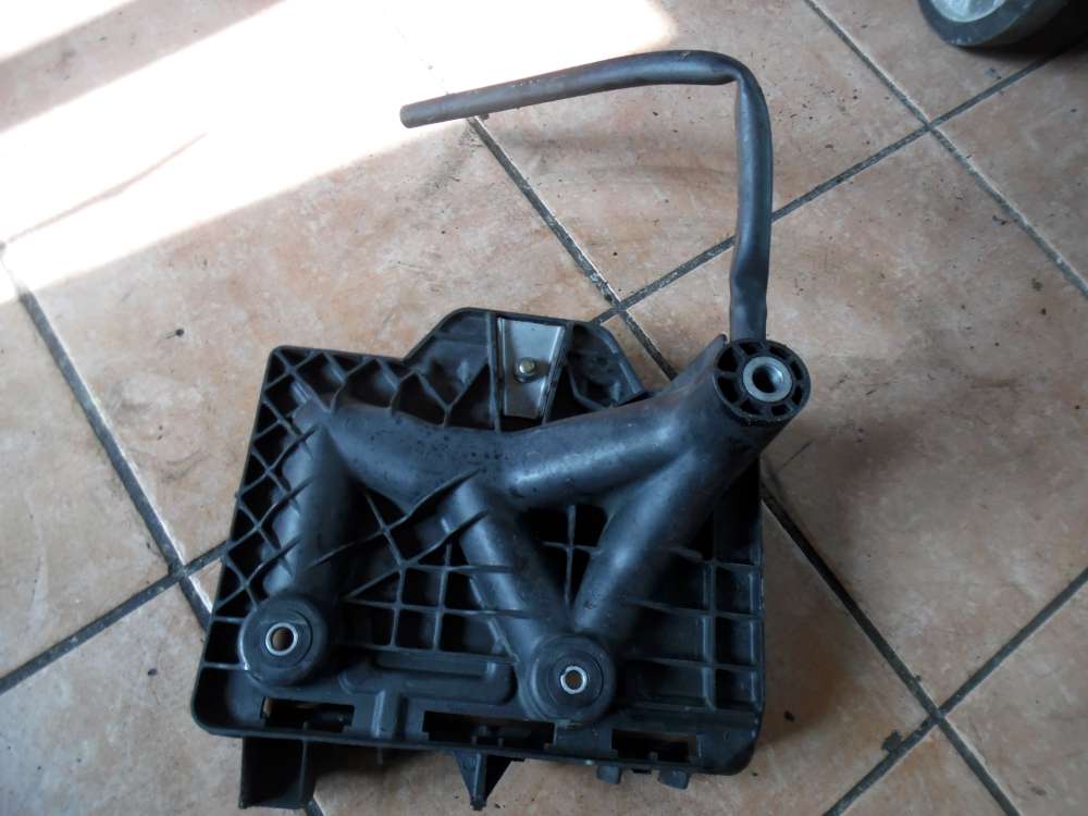 Skoda Fabia II Batteriehalter Batterieträger 5Z0915331