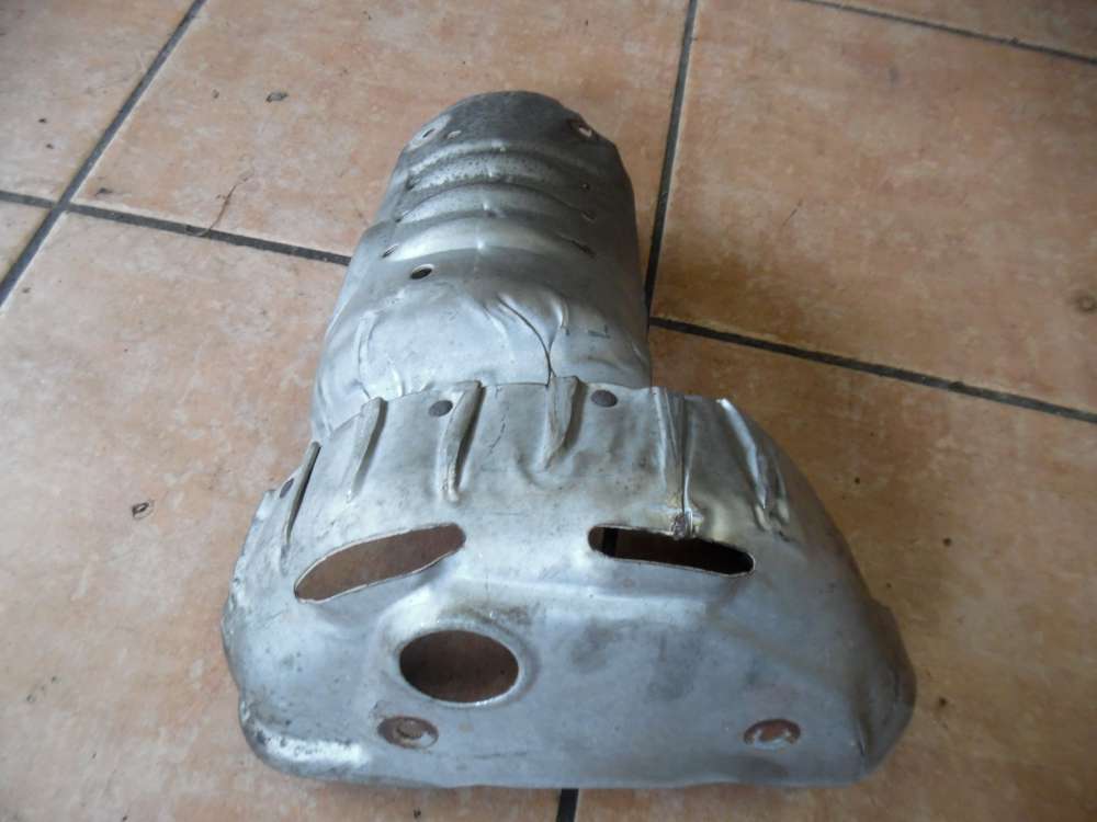 VW Fox 5Z Hitzeschutzblech Motor Krümmer 03D253041