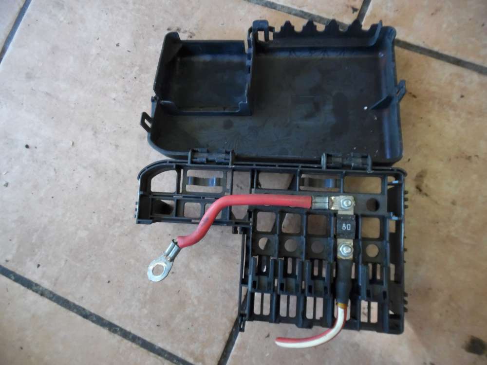 Opel Corsa D Sicherungskasten Batterie 1718434-1